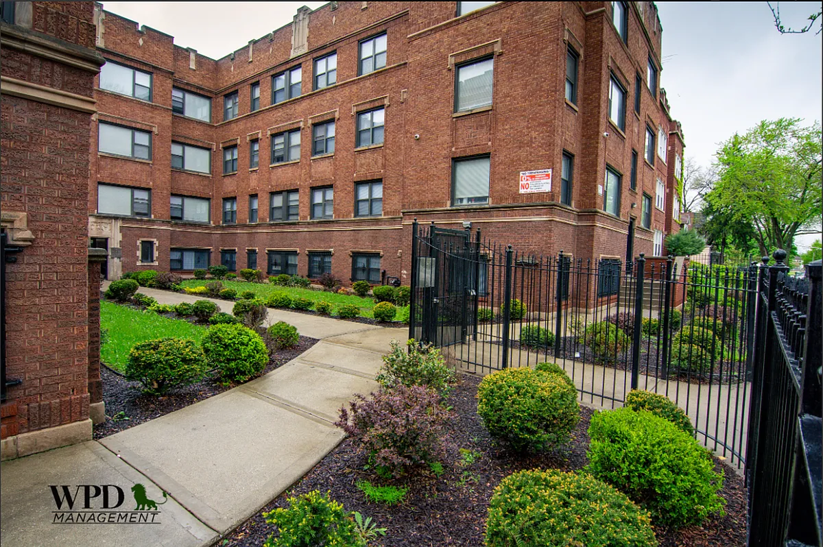 Building Photo - 7844 S. Ellis Ave