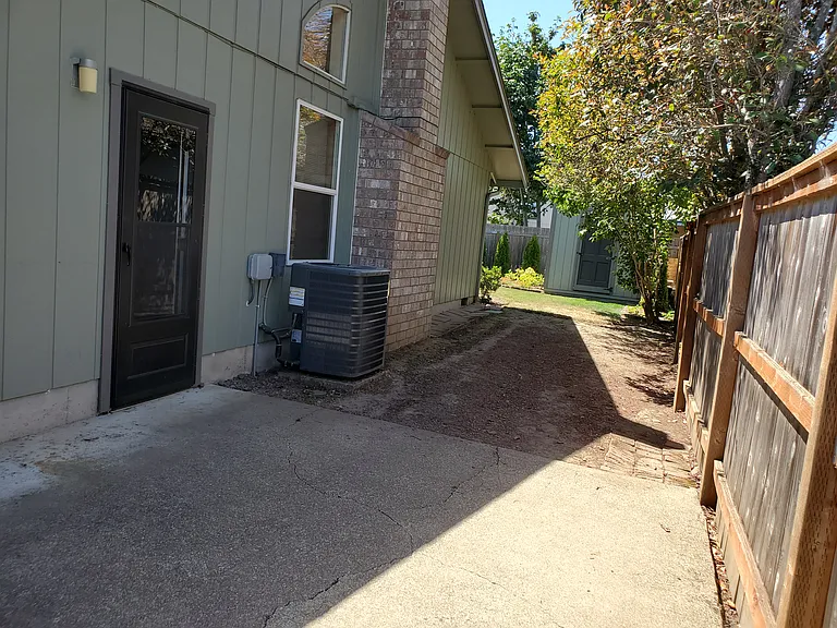 3422 Honeywood St — Photo 24
