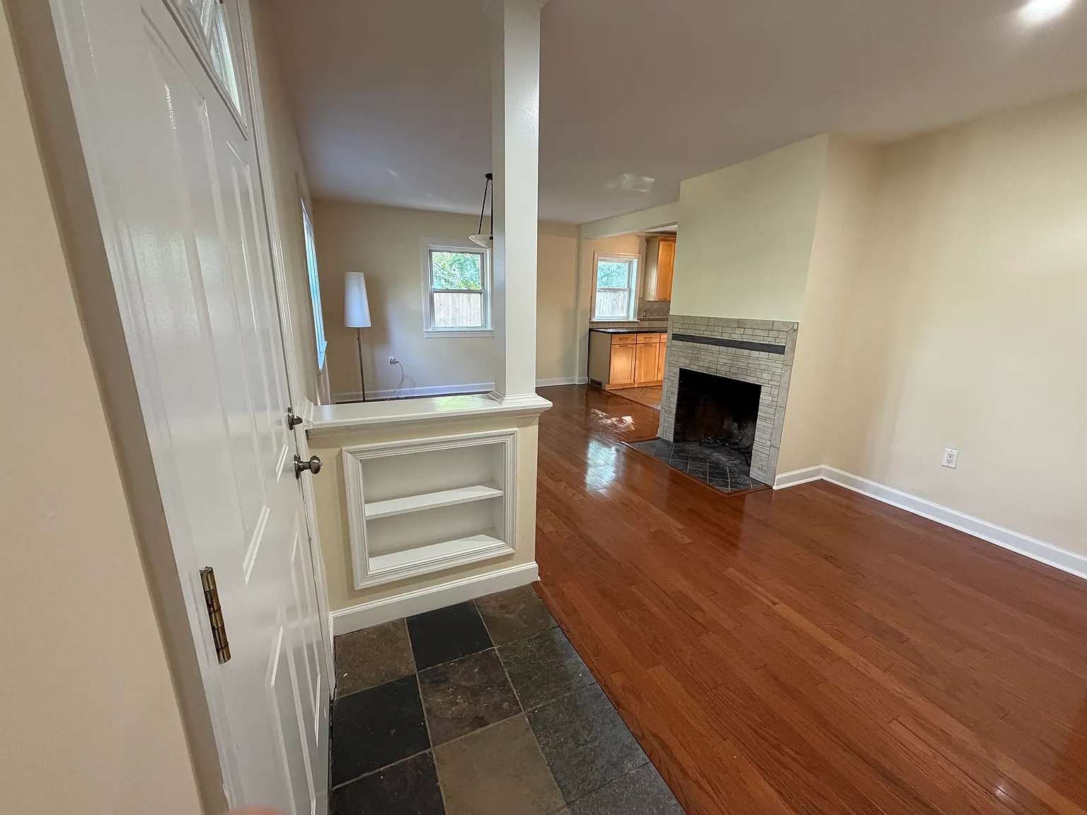 3 bed, 1404 sqft, $4,000 — Photo 3
