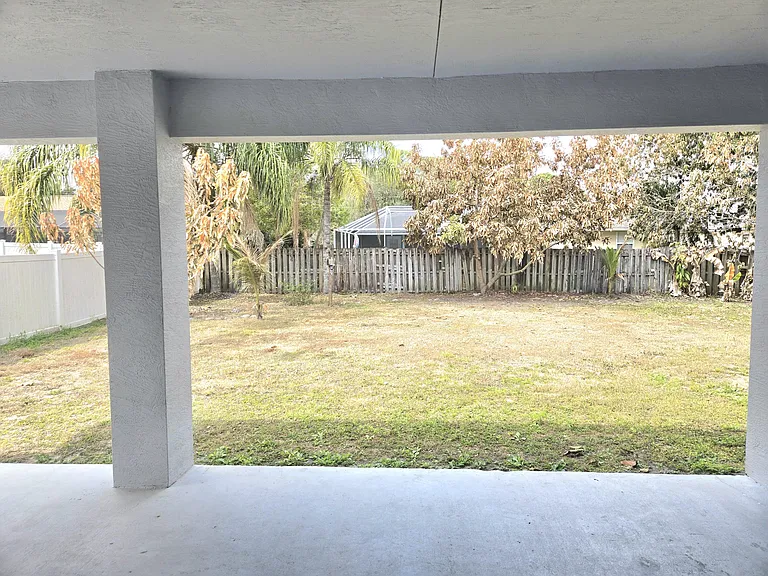 2472 SW Valnera St — Photo 28
