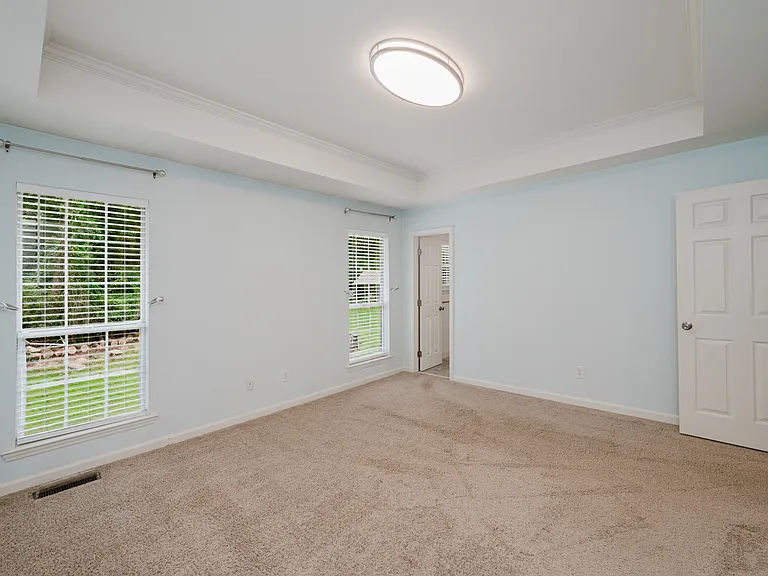 120 Lynn Dr — Photo 18