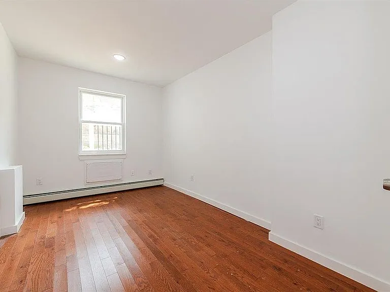 4636 Bronx Blvd #1 — Photo 7