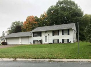 1564 Rainbow Ave, Maple Plain, MN 55359