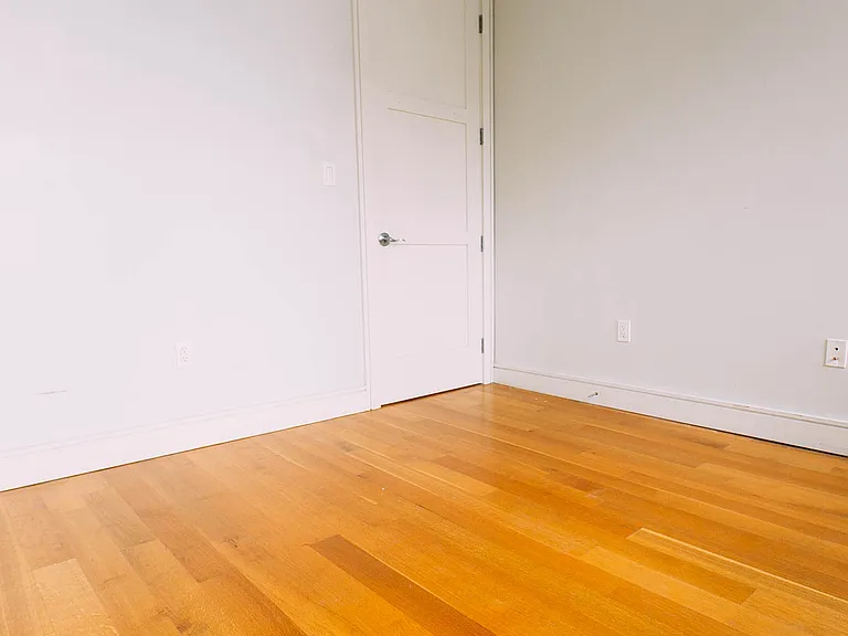293 Irving Ave #2F — Photo 4