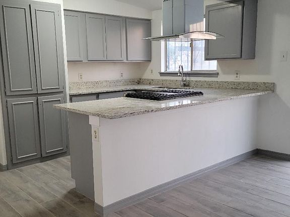 4th image of 5525 Wadsworth Ave
