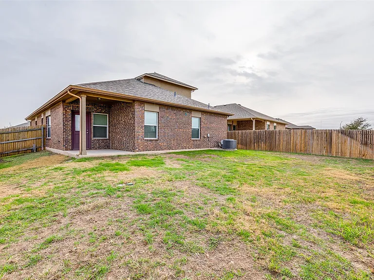 348 Shiner Ln — Photo 33