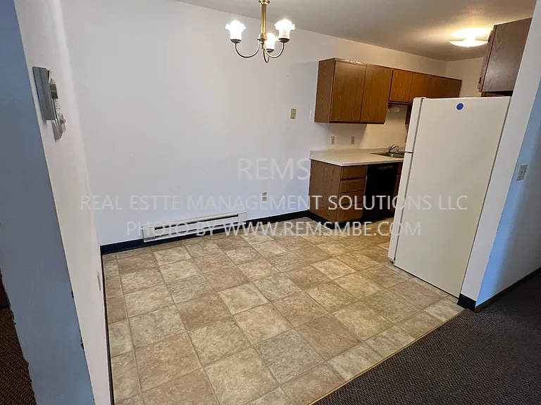 564 E Slifer St — Photo 17