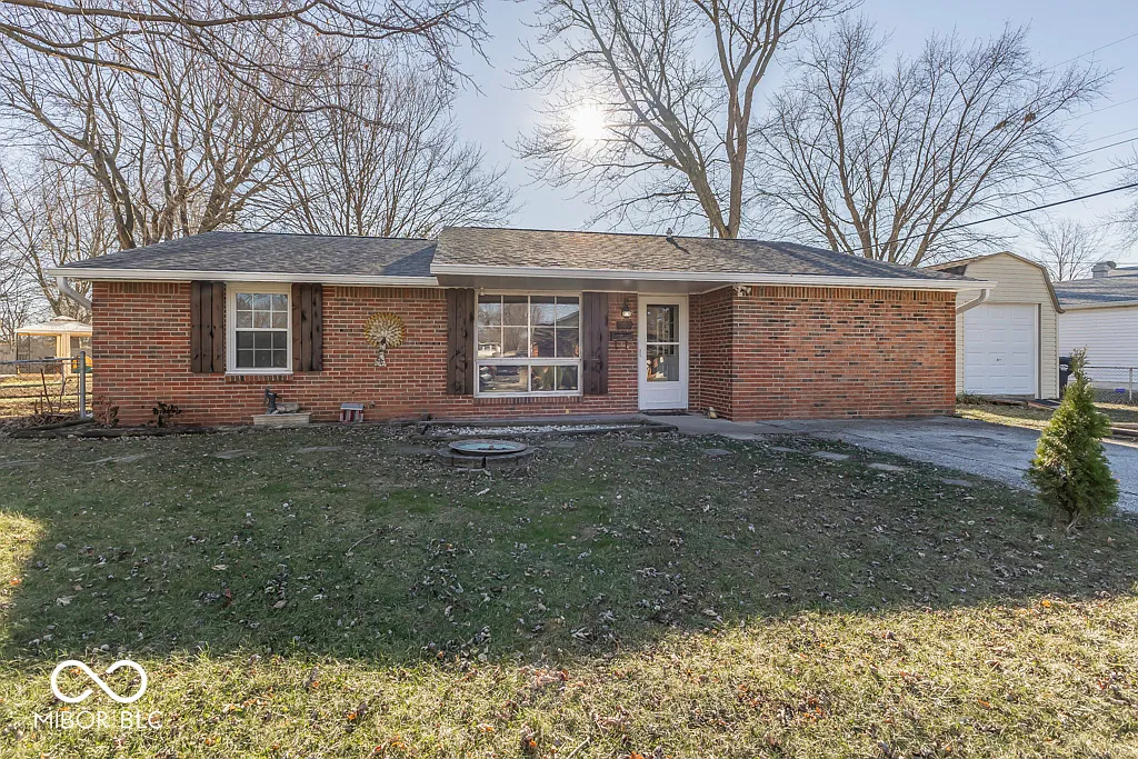 309 Deville Pl photo 1