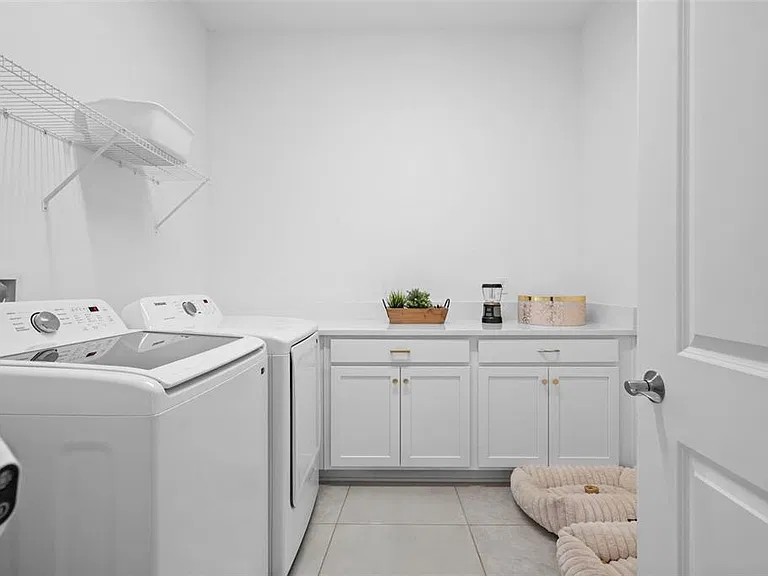 13736 Larkton Ln — Photo 11