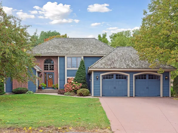 1304 Wagonwheel Ct, White Bear Township, MN 55110