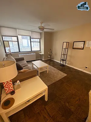 Rented by Fifth & Forever LLC | media 28