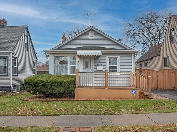 3rd image of 17821 Glen Oak Ave