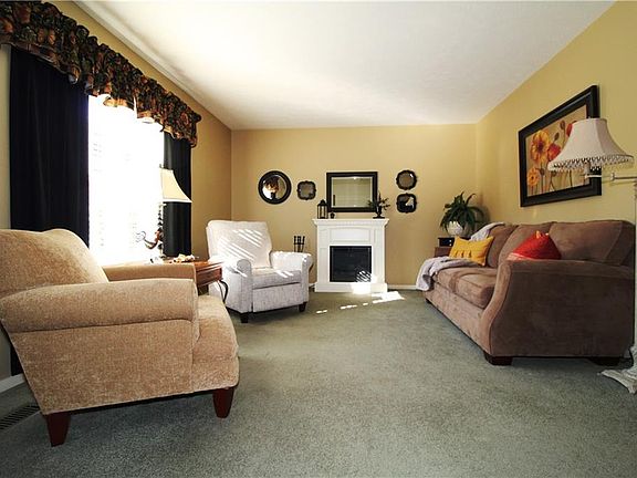 3rd image of 6960 S Parkway Dr #6960