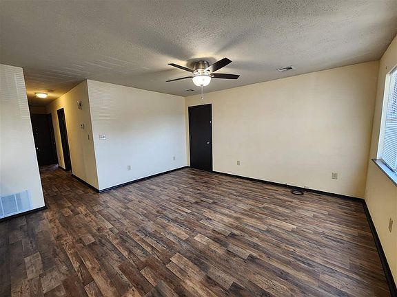 4th image of 2814 NE Euclid Ave