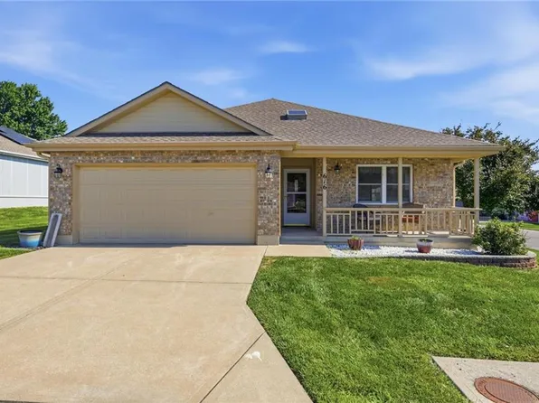 616 Twilight Dr, Raymore, MO 64083