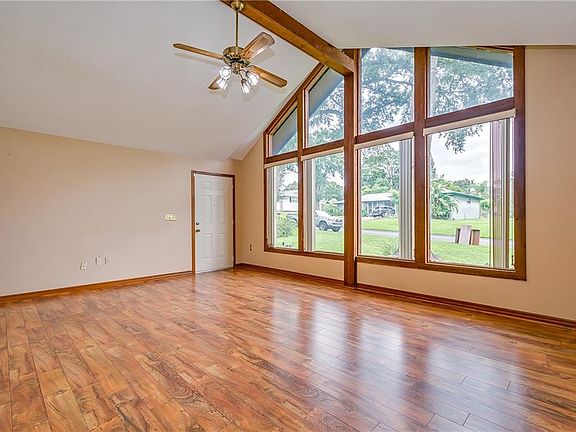 2nd image of 5027 Fairfax W