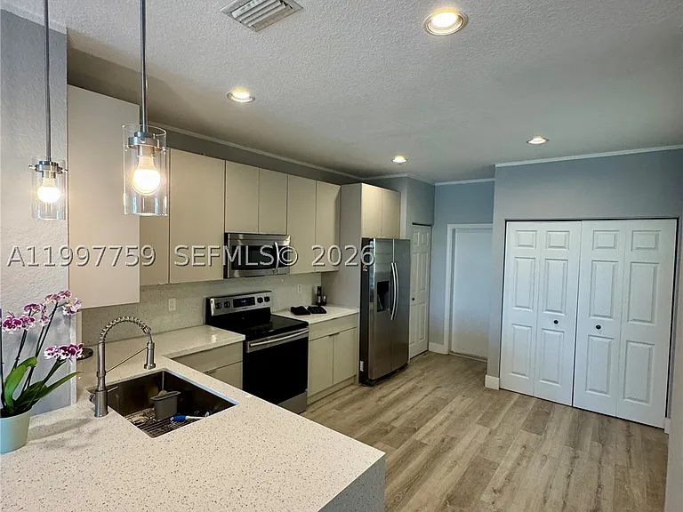 2469 Cordoba Bnd #2469 — Photo 8