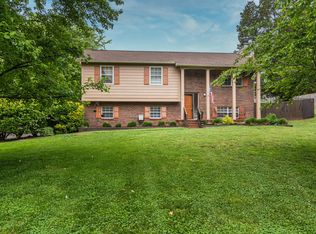 1819 Strathmore Rd, Knoxville, TN 37922