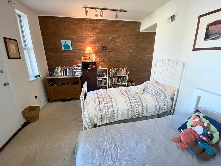 217 12th St NE #2 — Photo 7