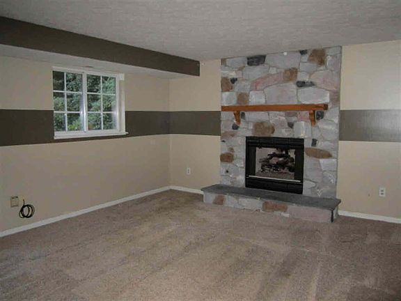5th image of 56942 Weymouth Ln