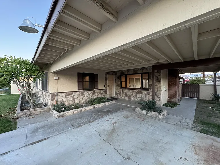 Sierra Ave — Photo 1