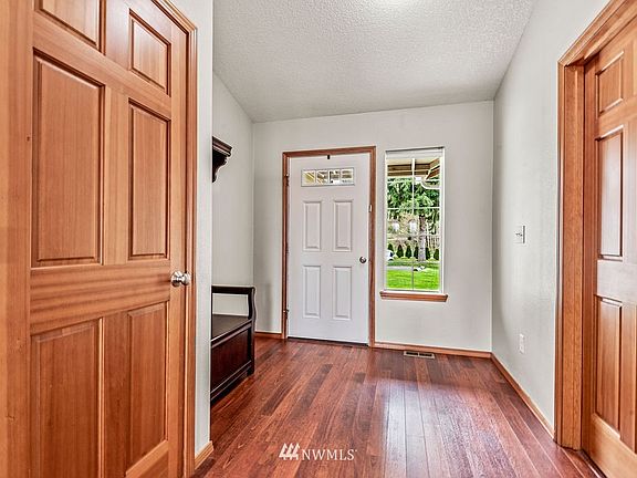 5th image of 105 Bunker Hill Place