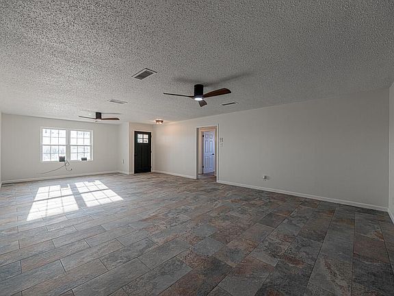 4th image of 3065 N Yuma Ave