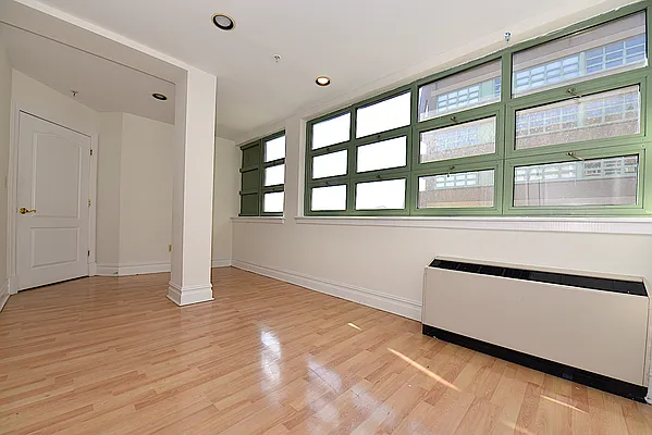 Rented by Corcoran | media 18