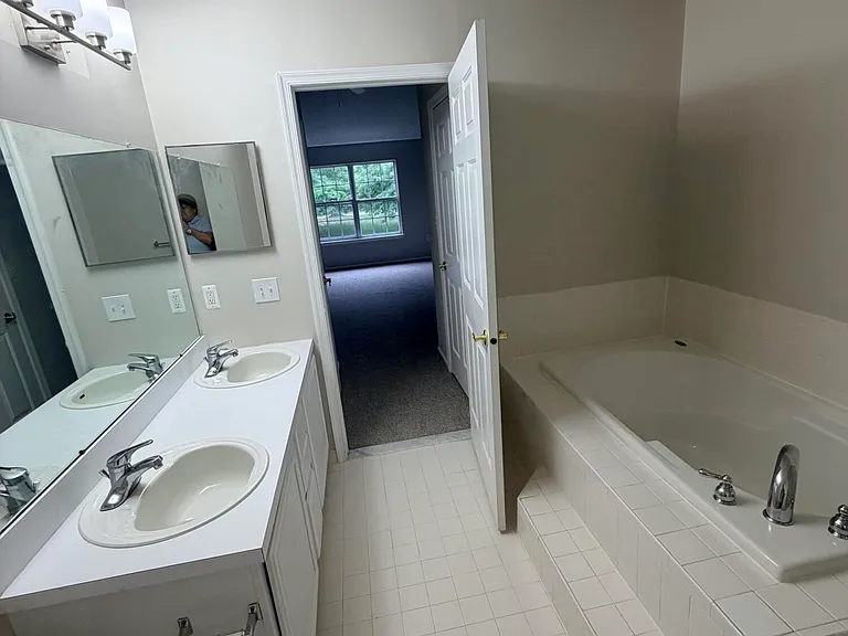 29 Madison Ct — Photo 12