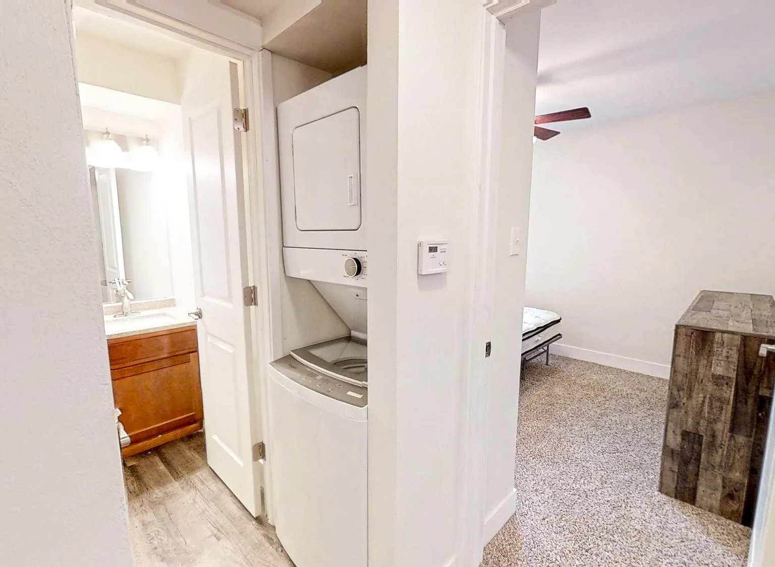 2 bed, 600 sqft, $648 — Photo 2