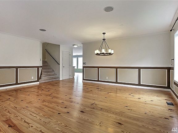 2nd image of 1100 Harrington Pl