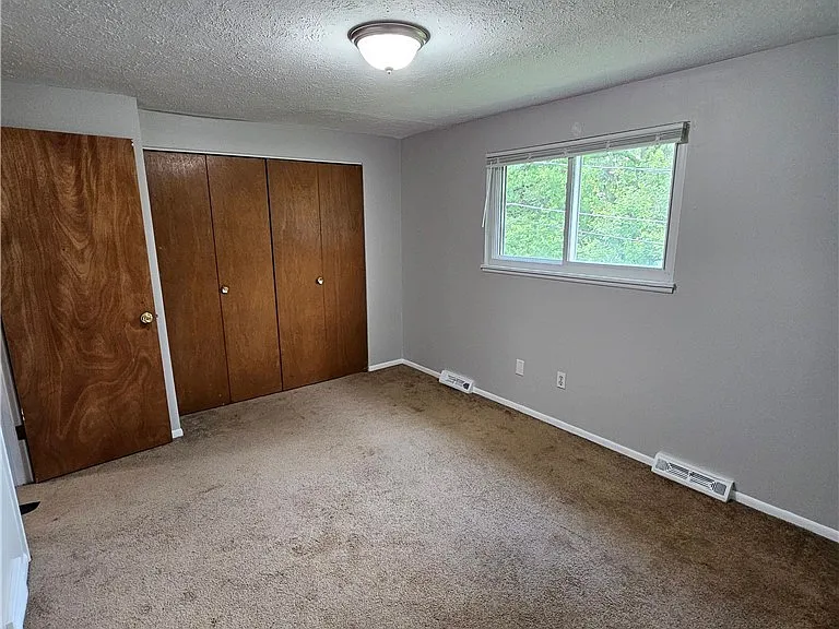 83 Sprague Rd — Photo 12