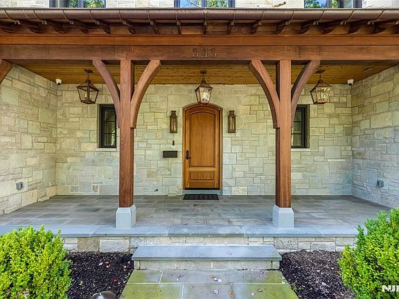 3rd image of 548 Sylvan Place