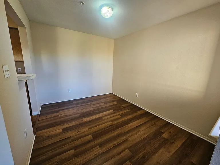 2875 Winkler Ave #518 — Photo 6