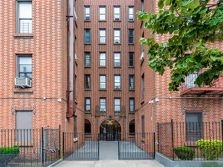 280 Crown St #B8 — Photo 6