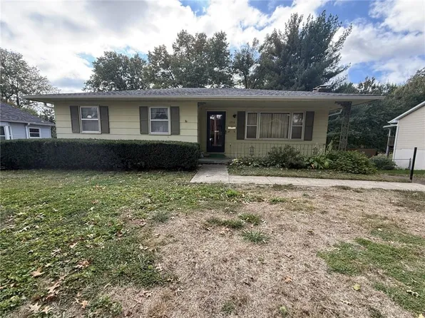 3316 Scott St, Saint Joseph, MO 64507