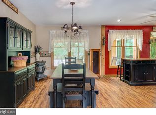 412 Acorn Rd, Mount Laurel, NJ 08054