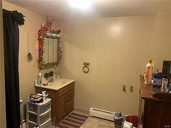 2nd image of 736 N Meadow St