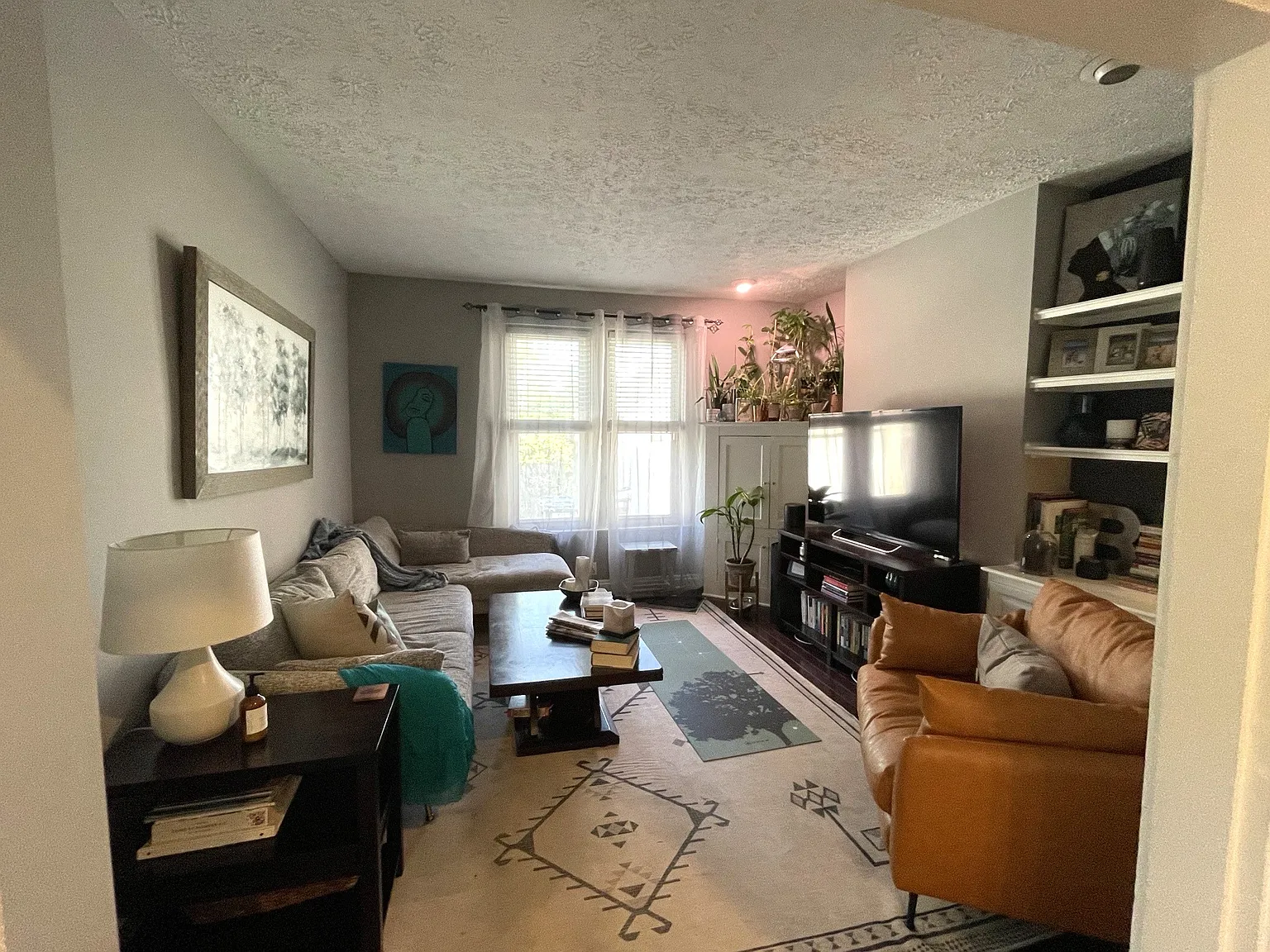 2 bed, 1.5 bath, 1164 sqft, $2,300 — Photo 3