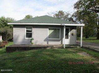1713 E Poplar St, West Frankfort, IL 62896
