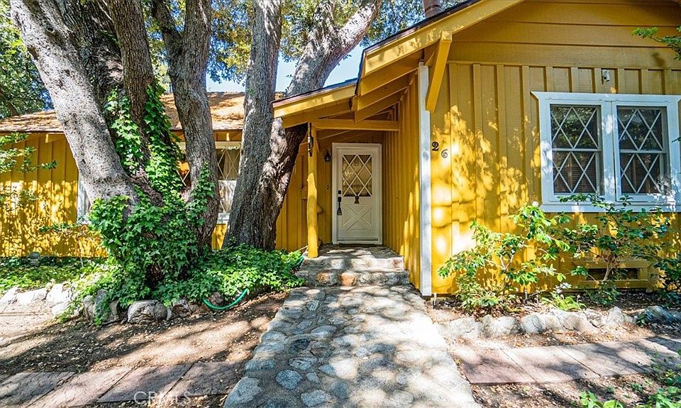 26 Oak Grove Ave, Mount Baldy, CA 91759 MLS CV24010545 Zillow