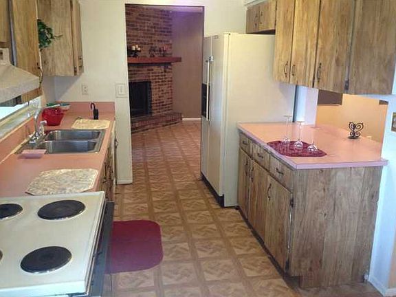 4th image of 6326 Doe Cir N