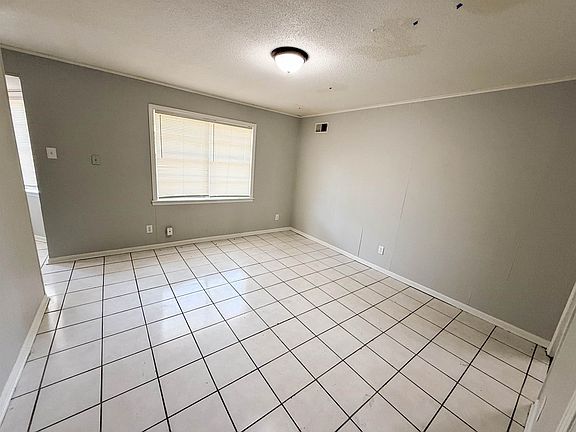 3rd image of 5104 Christopher Ave