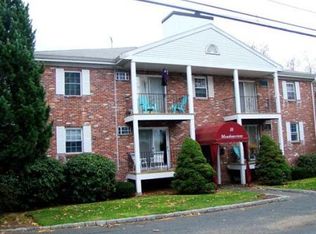 38 Bennett St APT 1A, Wakefield, MA 01880