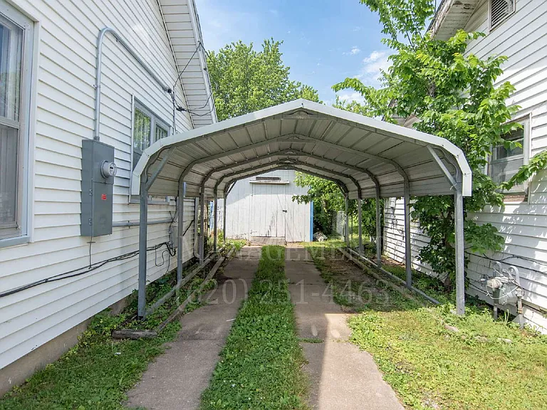 1318 W 6th St — Photo 14