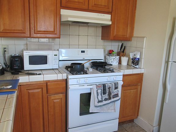 4th image of 166 Chorro St