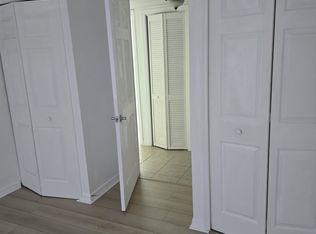 1115 Green Pine Blvd APT D1, West Palm Beach, FL 33409