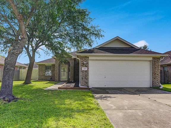 3rd image of 226 Colony Lake Ln
