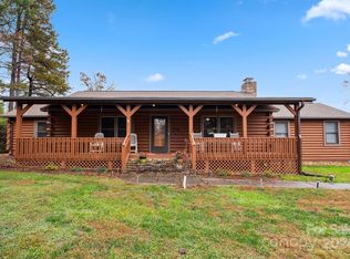 42 Pine Tree Ln, Flat Rock, NC 28731