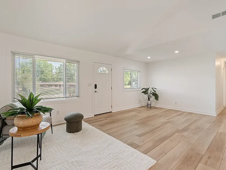 2050 Byron Dr — Photo 8